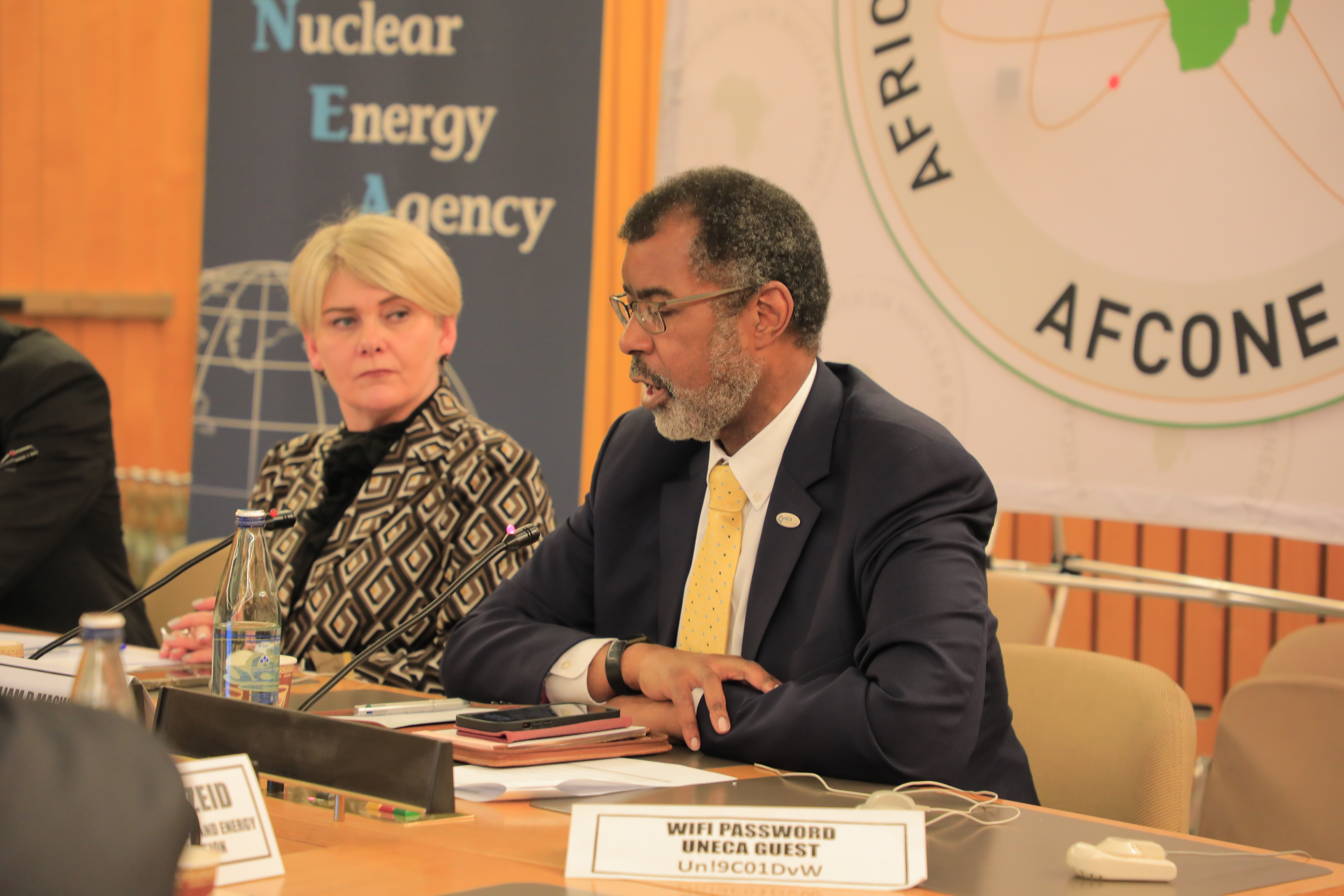 NEA Director-General William D Magwood, IV (right) and OECD Development Centre Director Ragnheiður Elín Árnadóttir